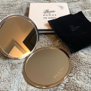 Gucci compact Flora Mirror